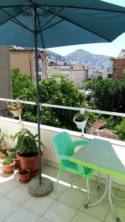 Sunny In Quiet Part Of Centre Apartamento